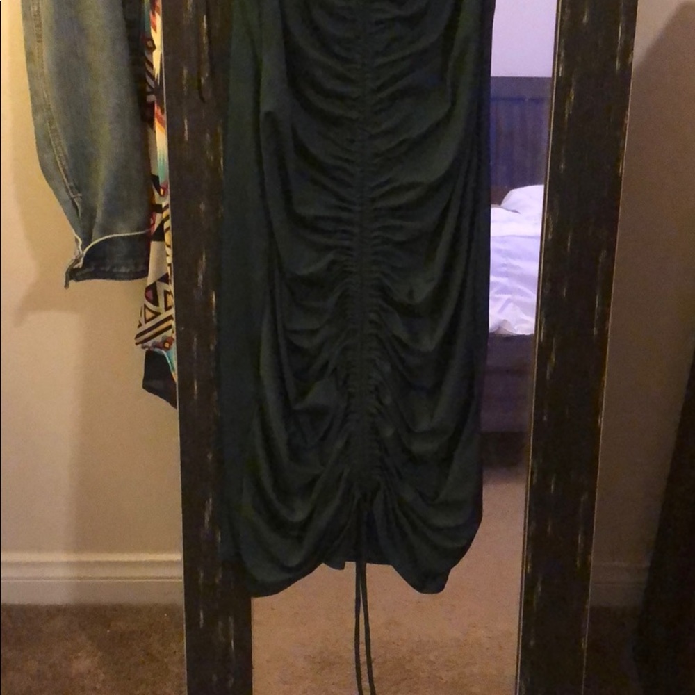 Dress - Picture 3 of 4